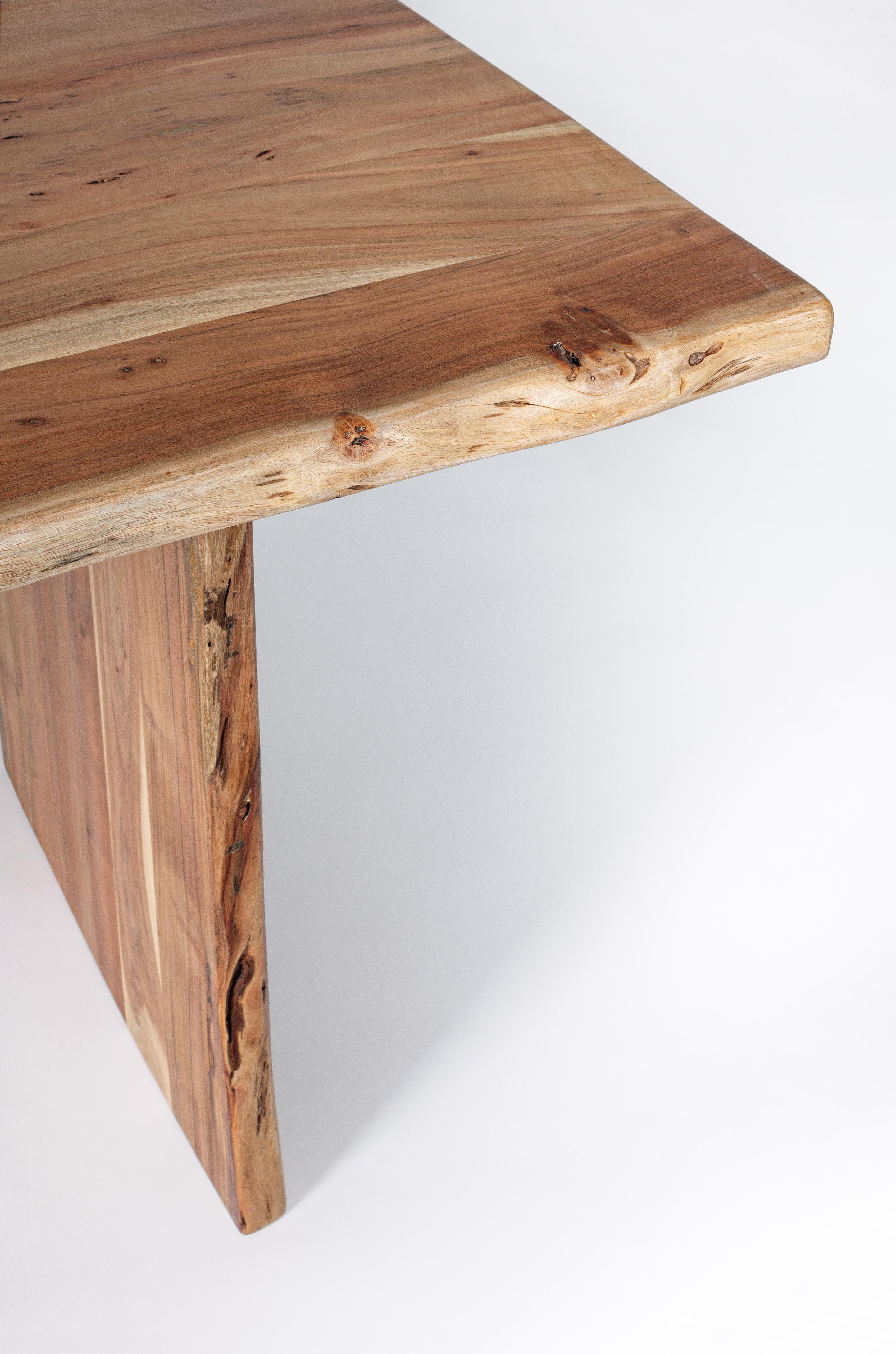 Mesa comedor madera acacia.