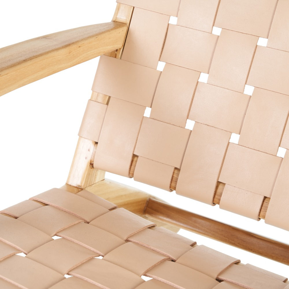 Butaca de madera de teca y piel beige