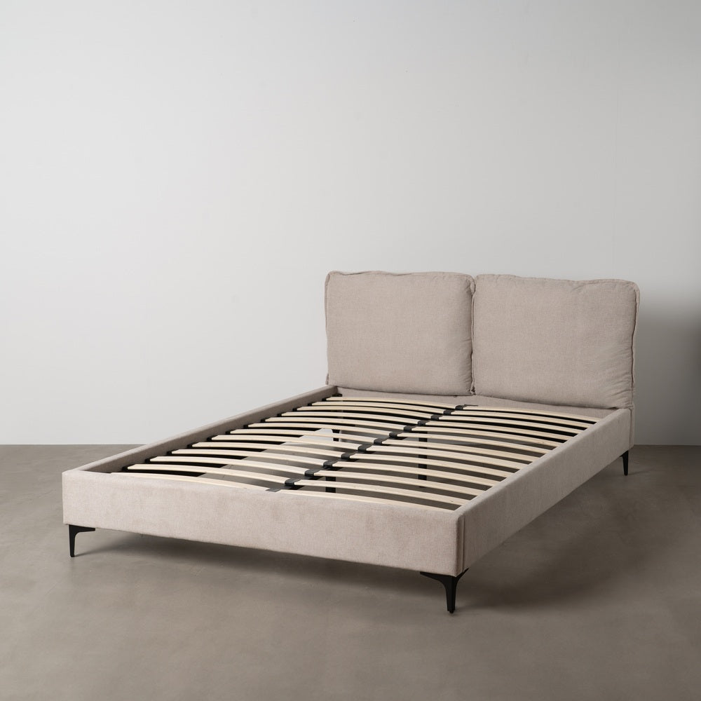 CAMA CON CABECERO BEIGE