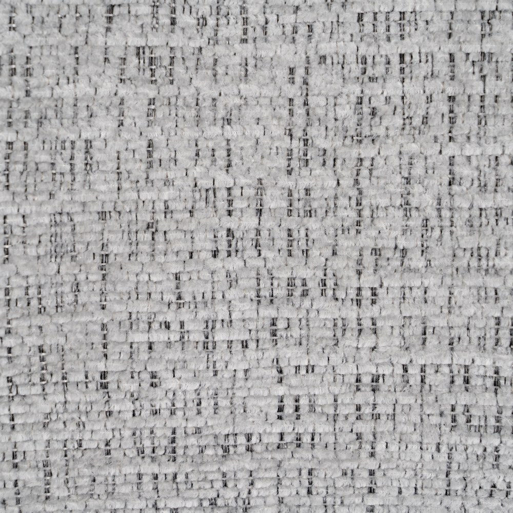 Silla tapizada gris con estructura metálica