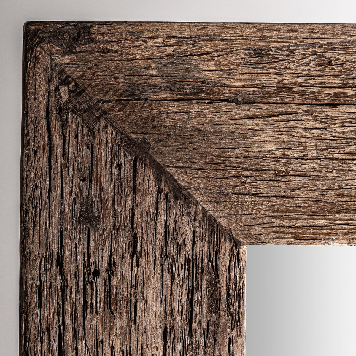 ESPEJO MADERA RECUPERADA 220CM.