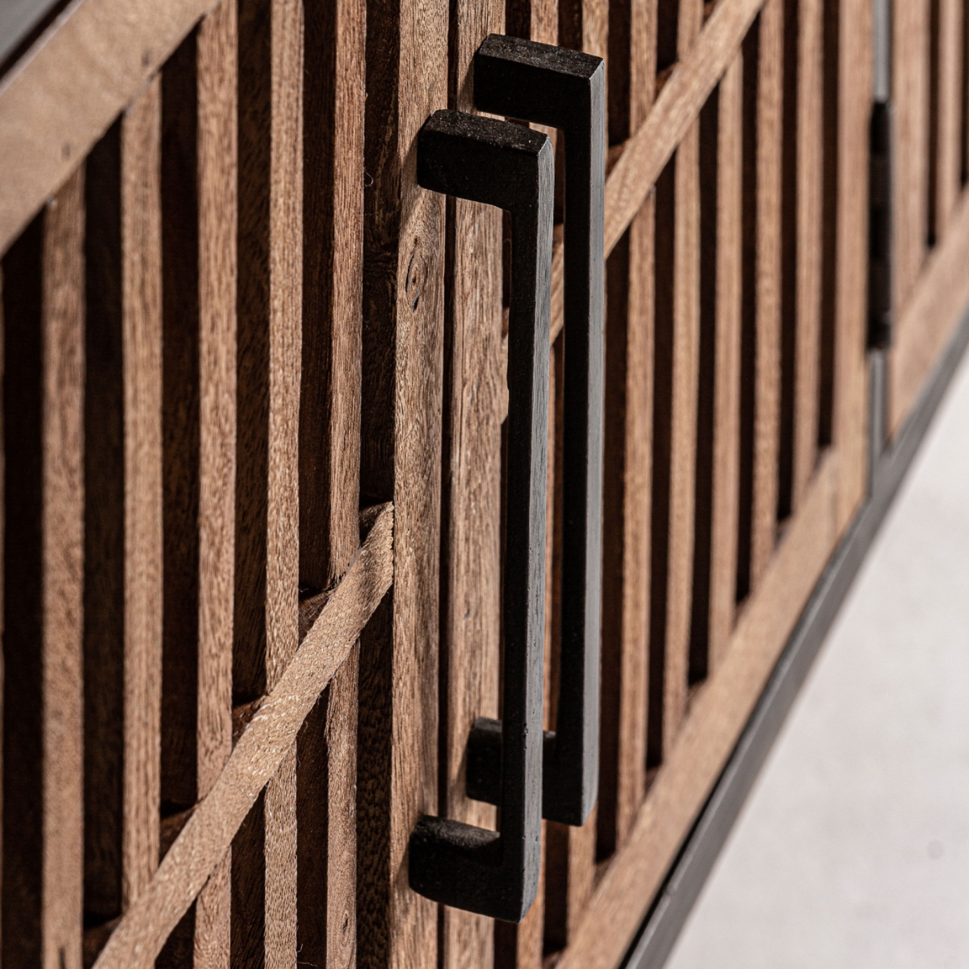 MUEBLE TV MADERA Y HIERRO