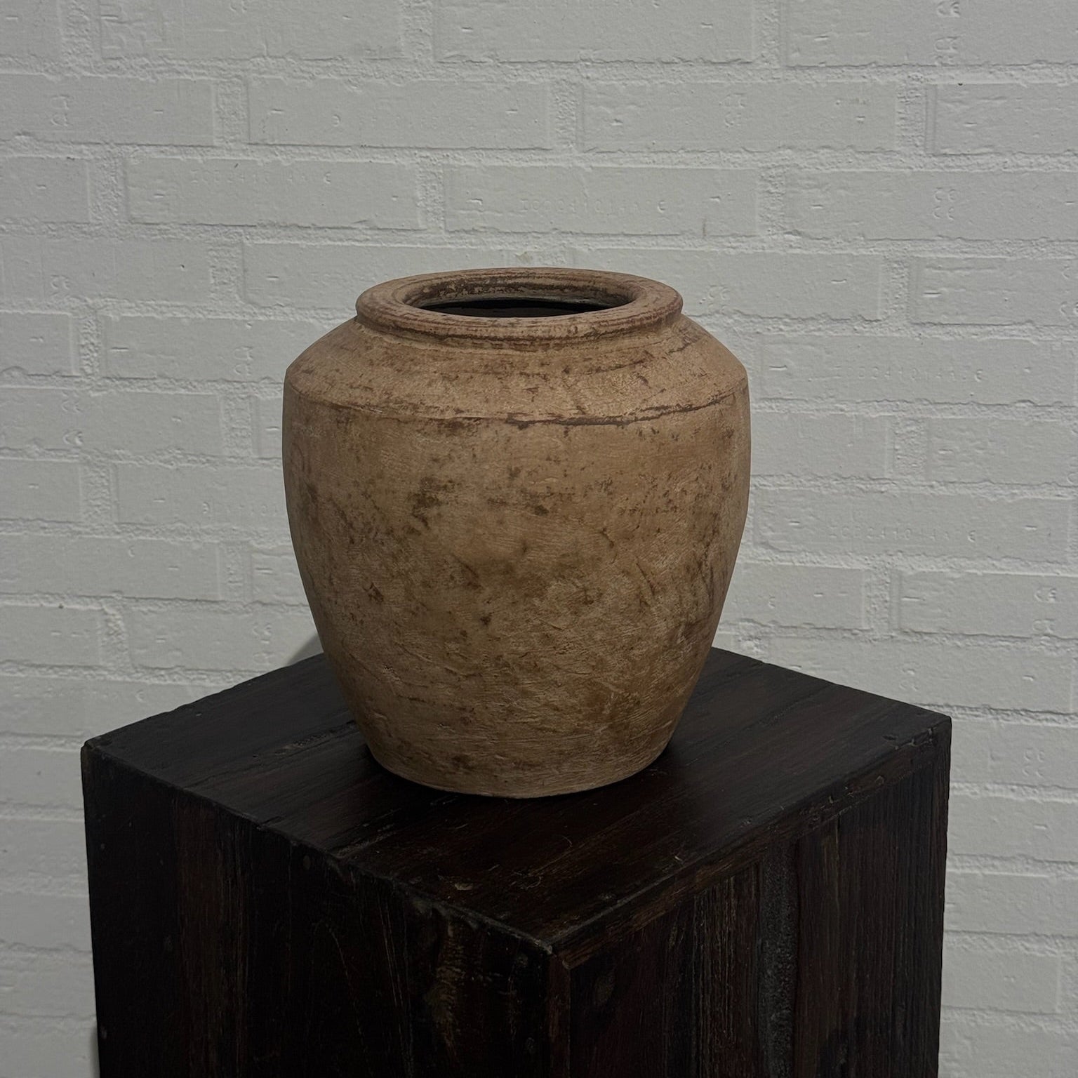 Jarrón de cerámica artesanal en tono natural | Pieza decorativa única de estilo orgánico
