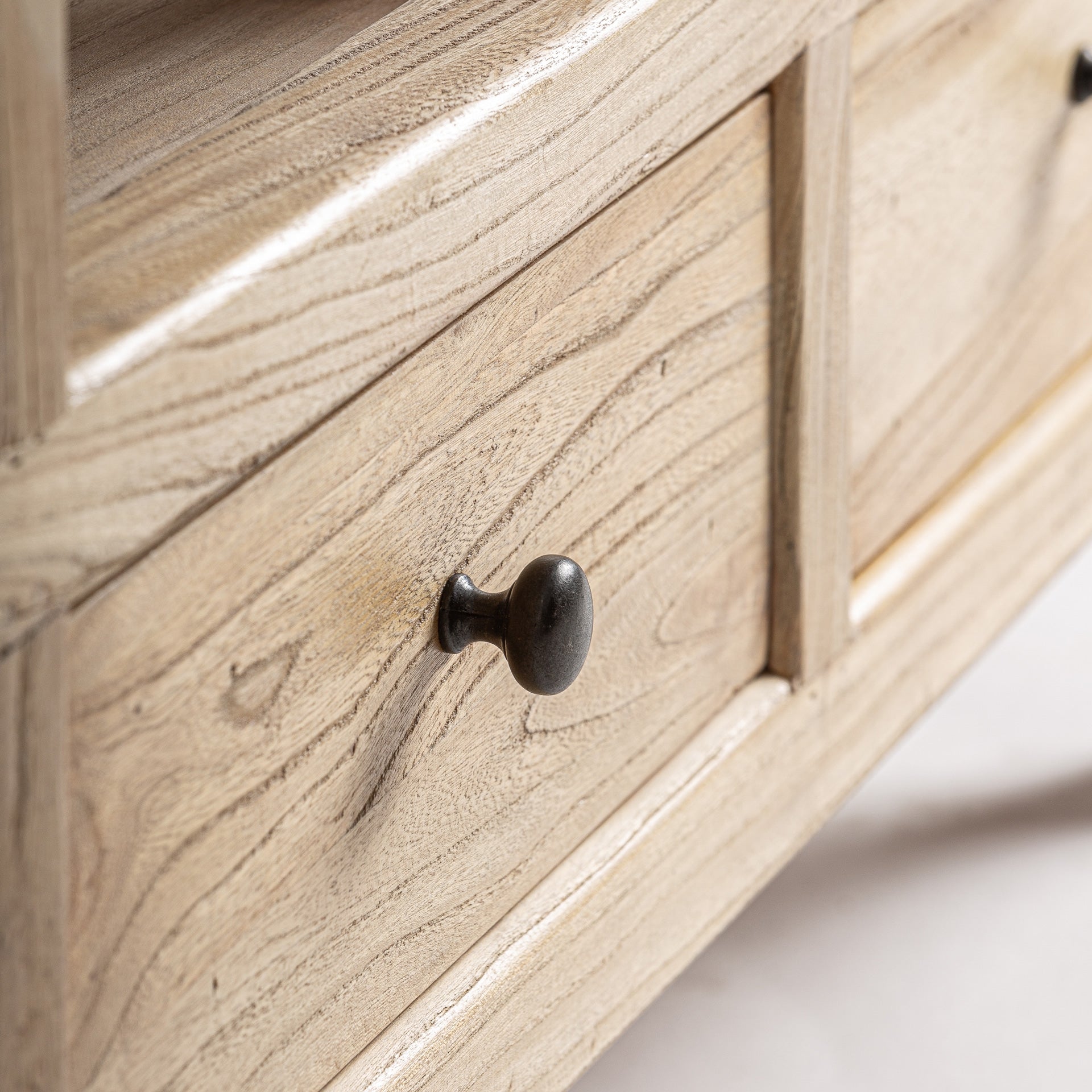 Librería de madera de olmo reciclado