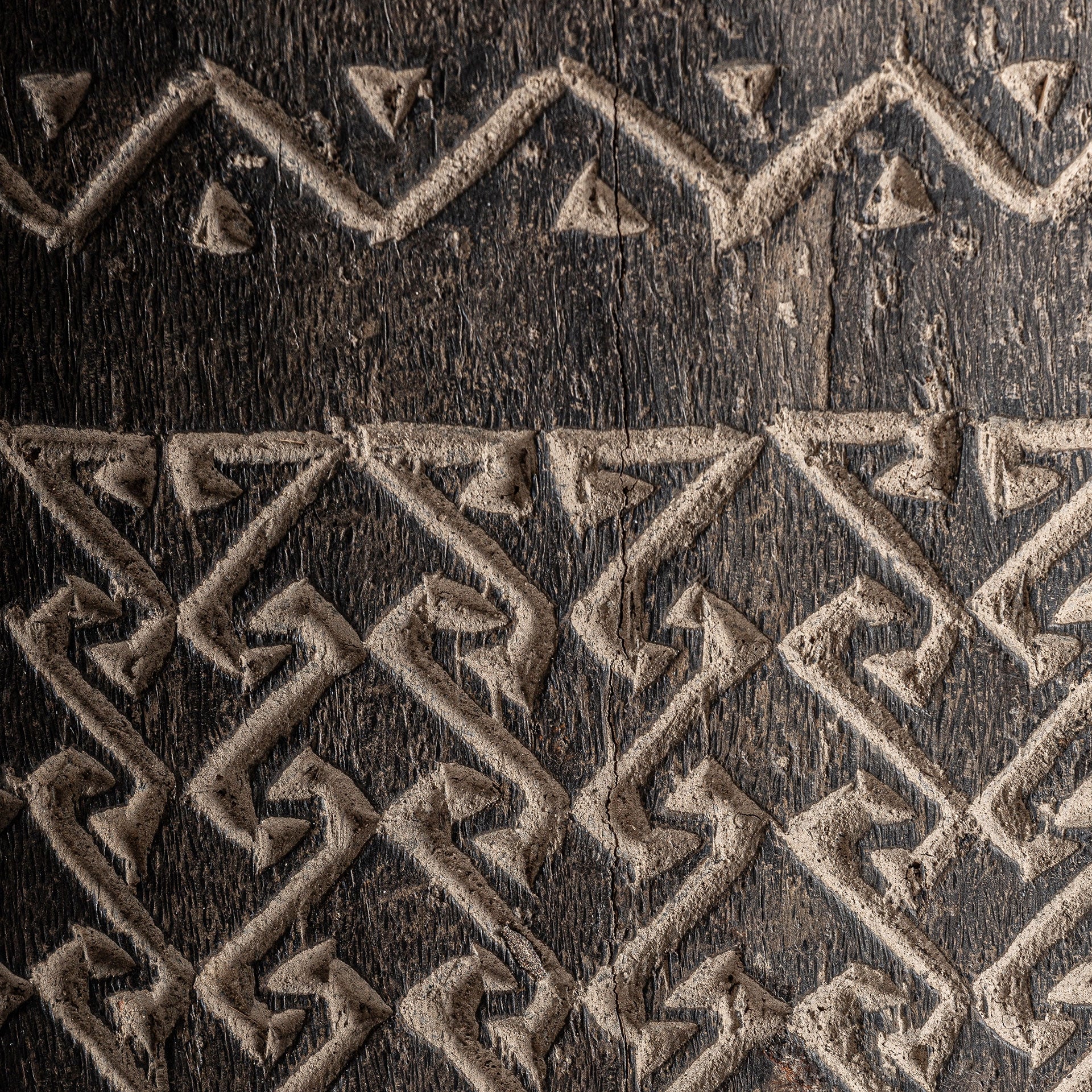 Macetero artesanal de madera