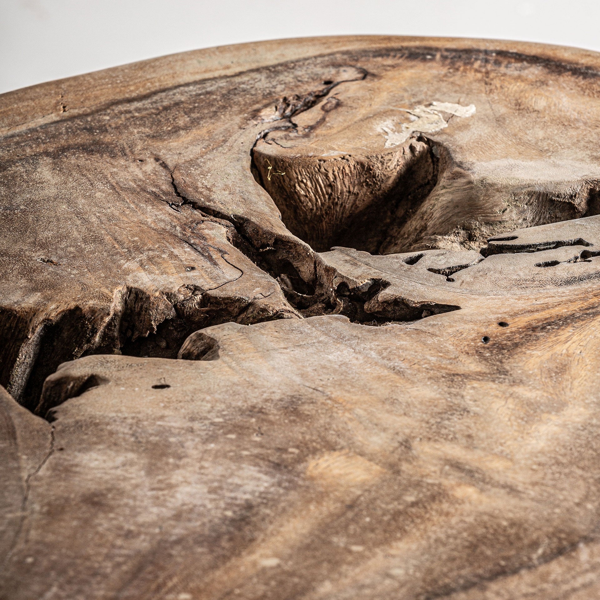 Mesa de centro de madera suar