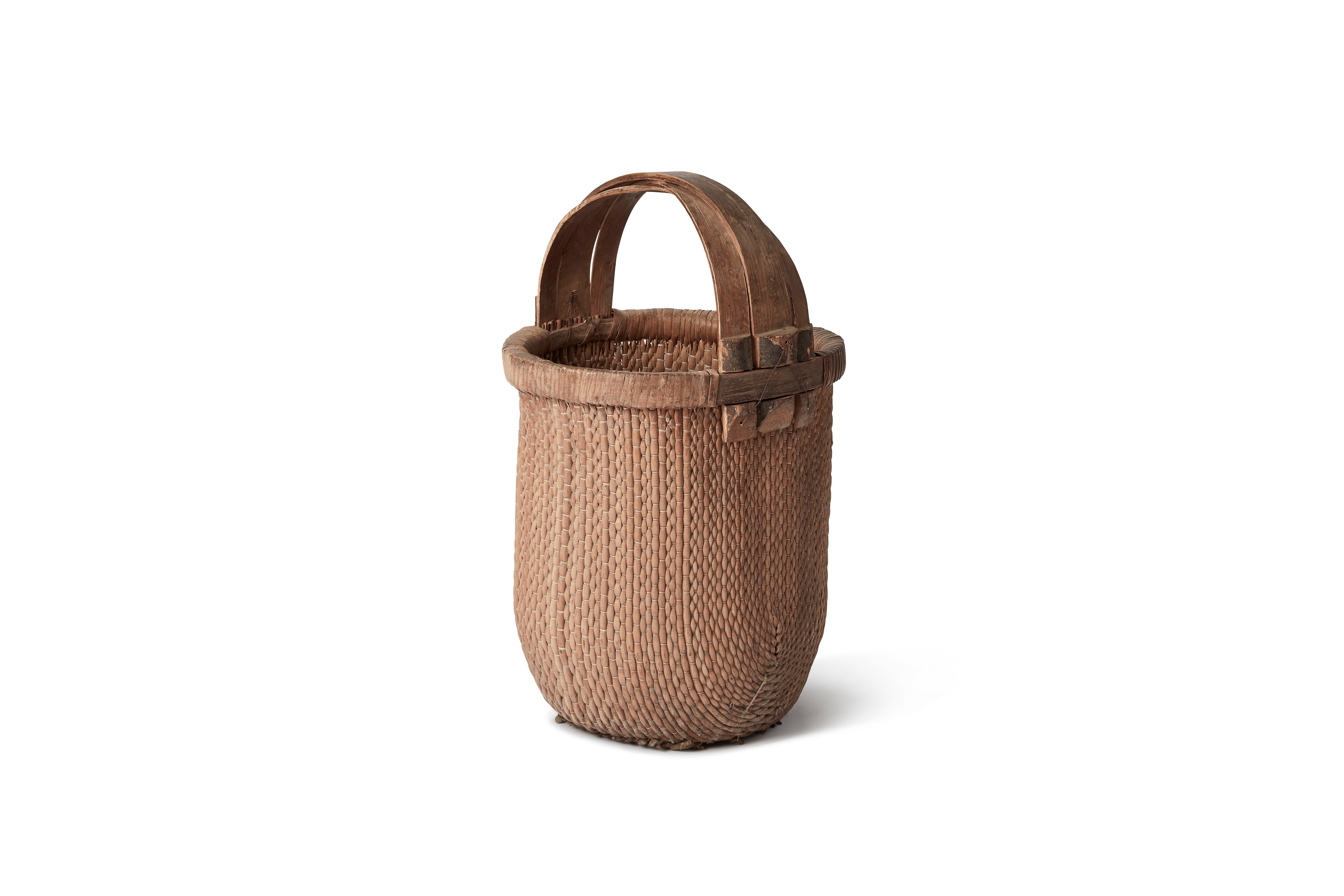 Cesta antigua de mimbre