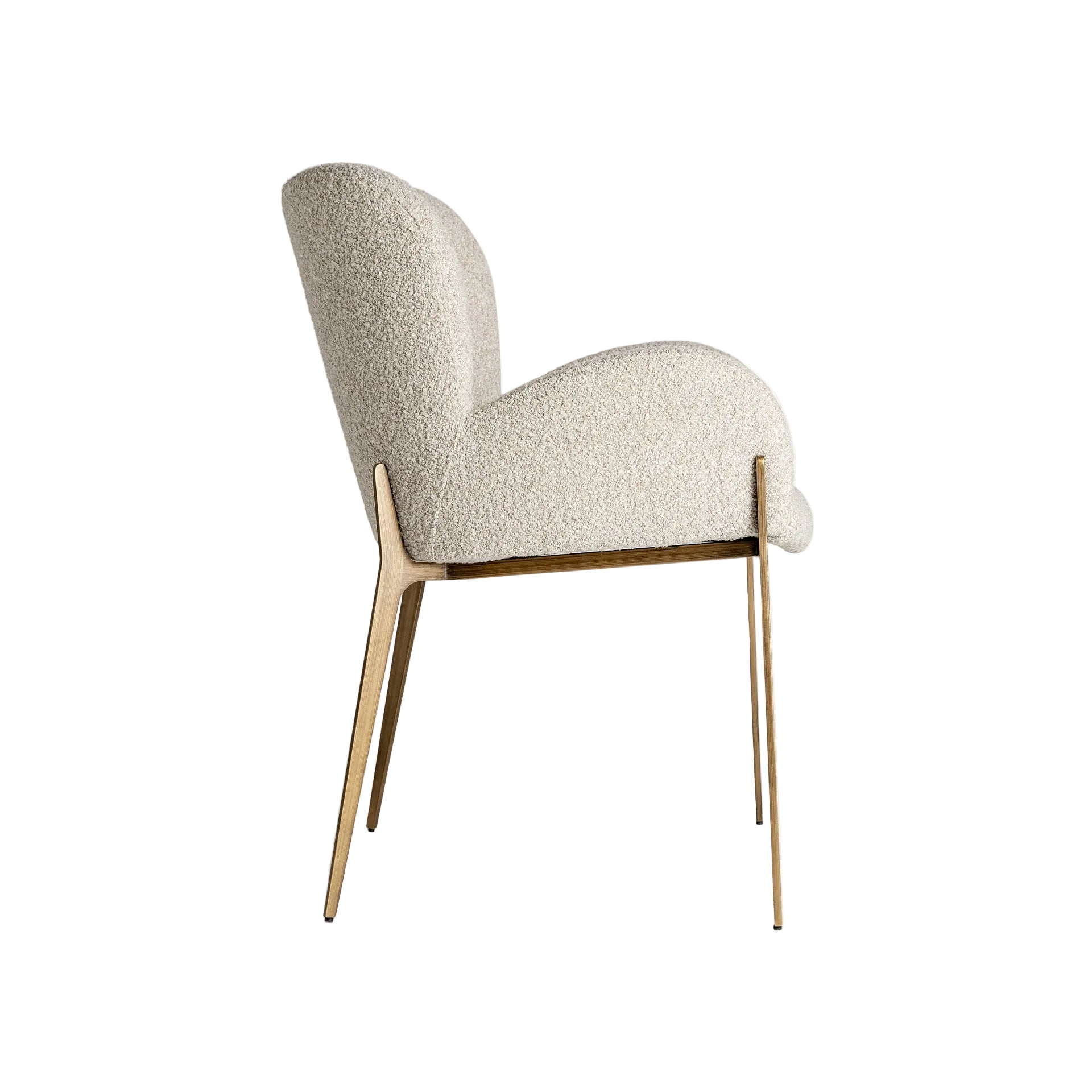 Silla tapizada beige con estructura en bronce desgastado