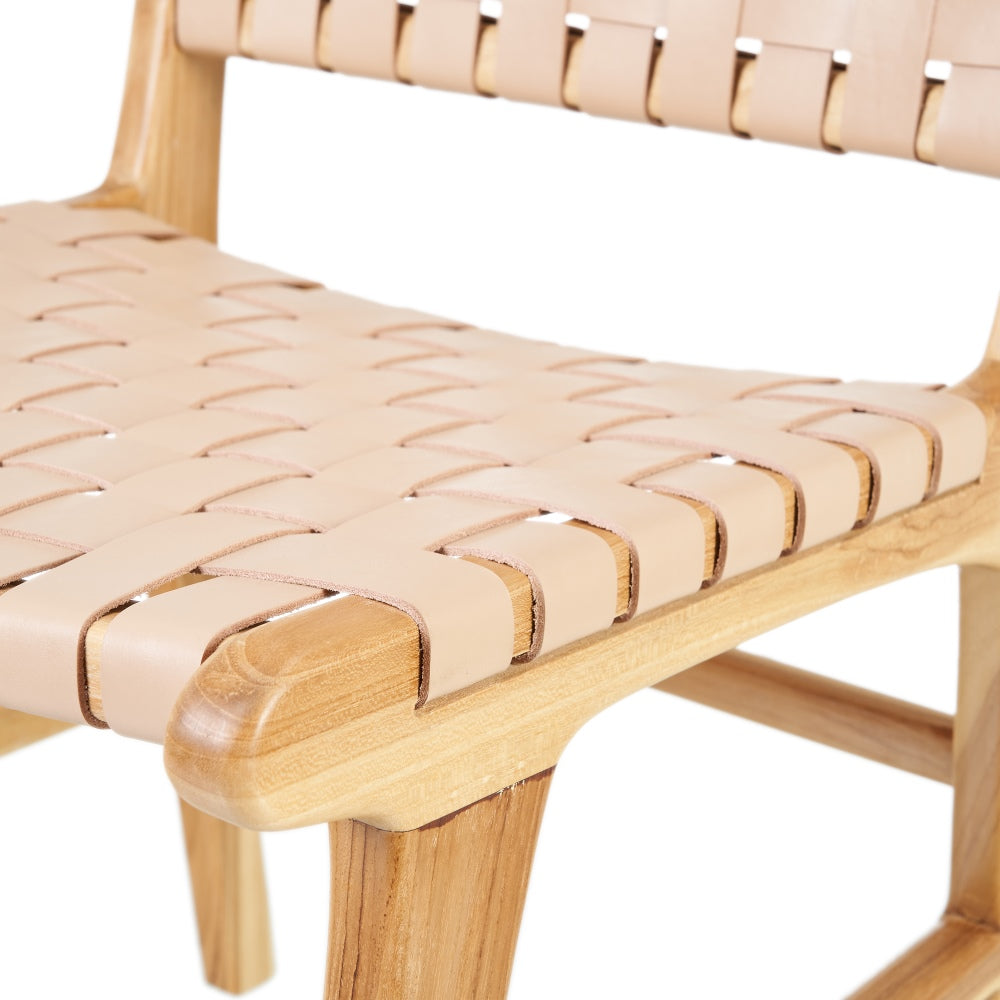 Silla de madera de teca y piel beige