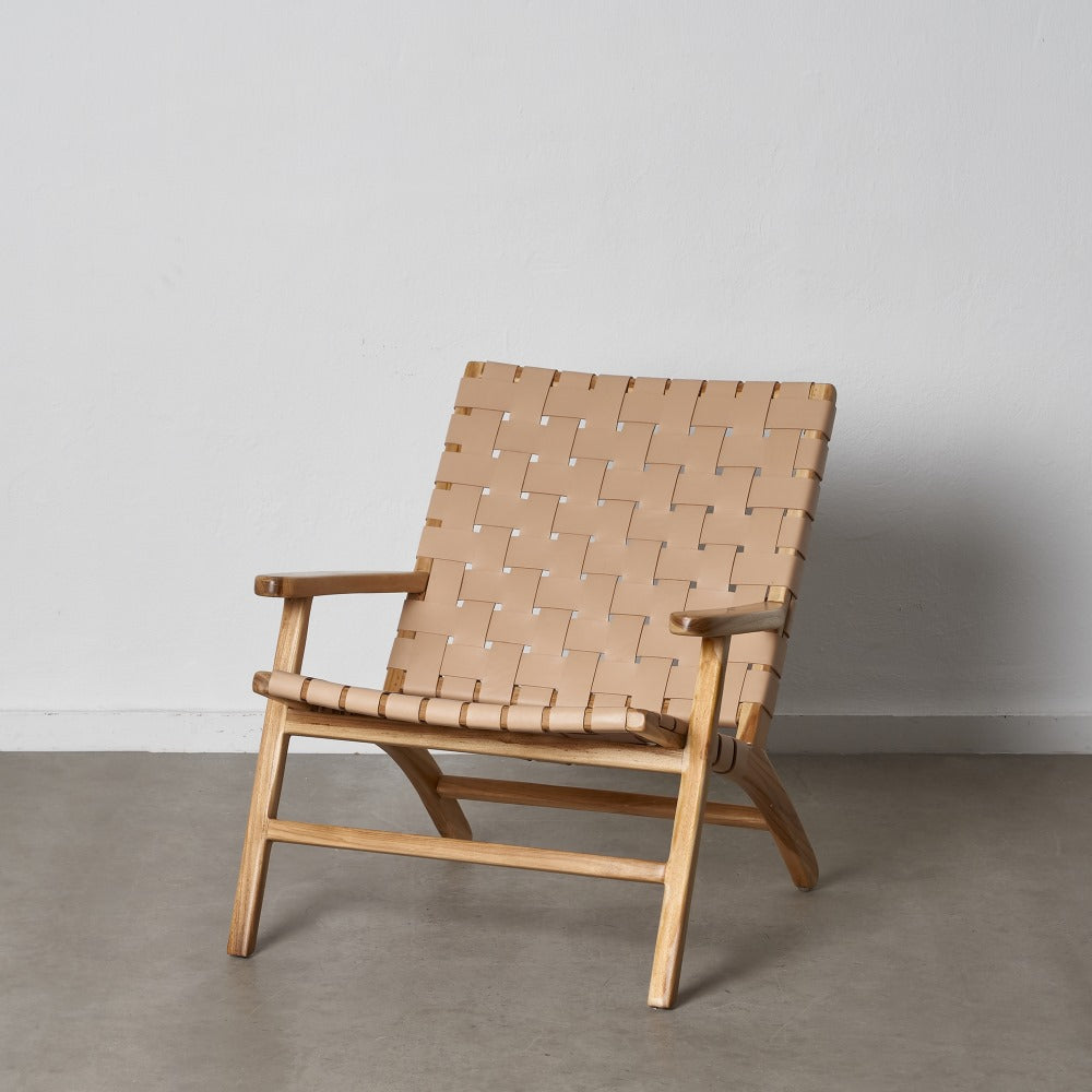 Butaca de madera de teca y piel beige