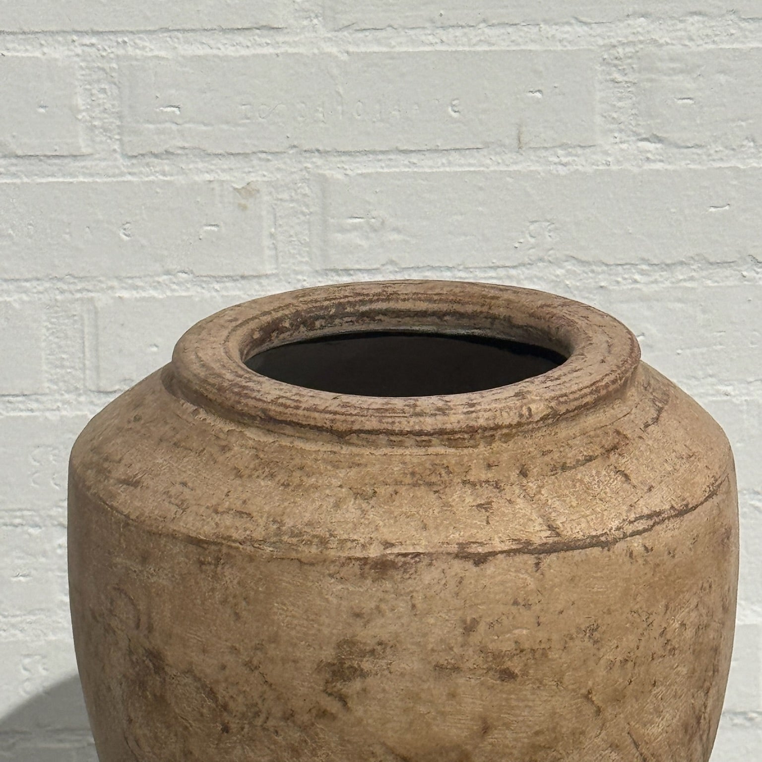 Jarrón de cerámica artesanal en tono natural | Pieza decorativa única de estilo orgánico