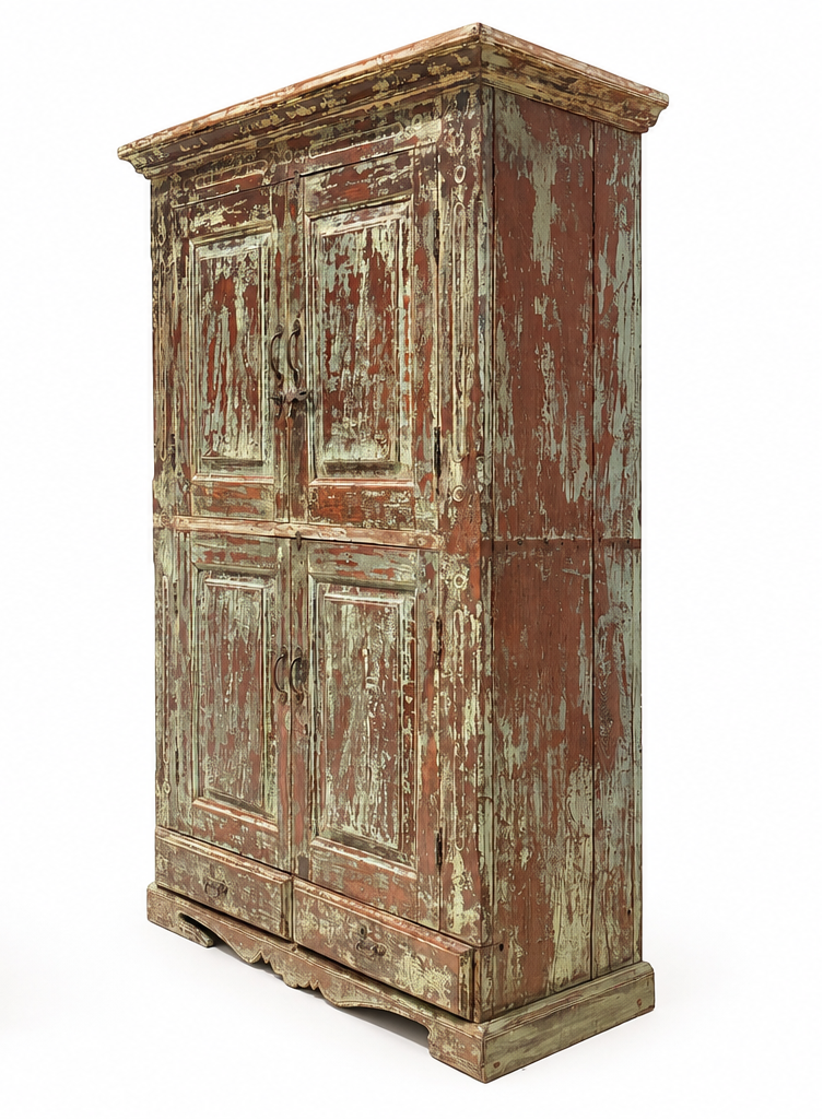Armario Antiguo de Madera con Pátina