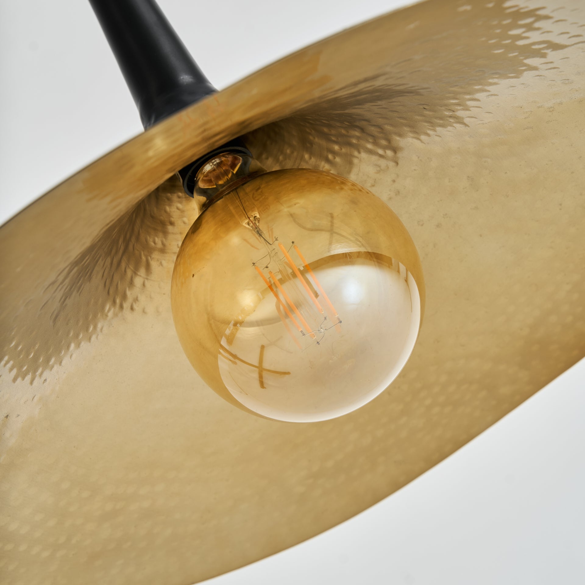 LÁMPARA DE COLGAR DE HIERRO