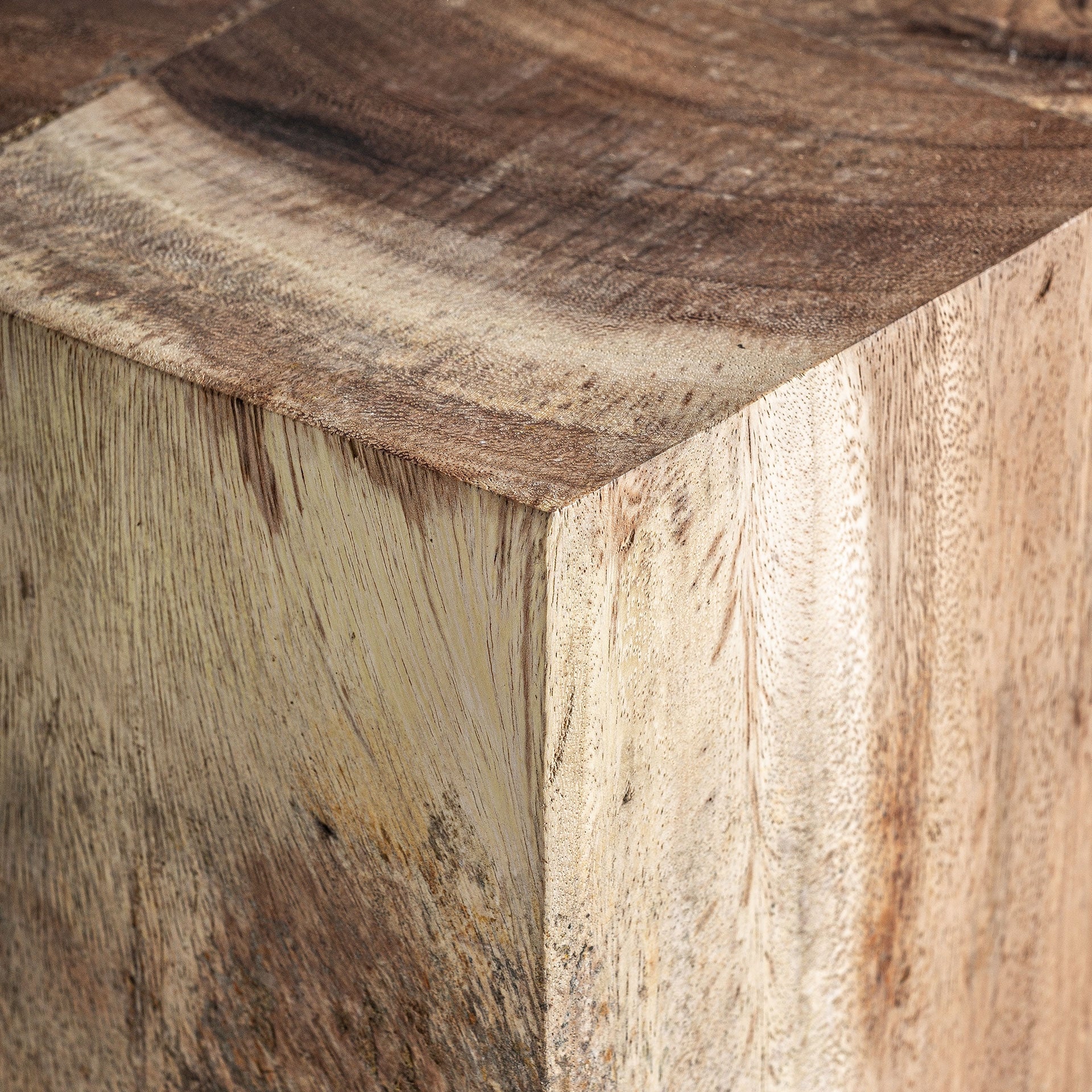 Mesa Auxiliar de Madera de Suar | Diseño Escultórico y Artesanal