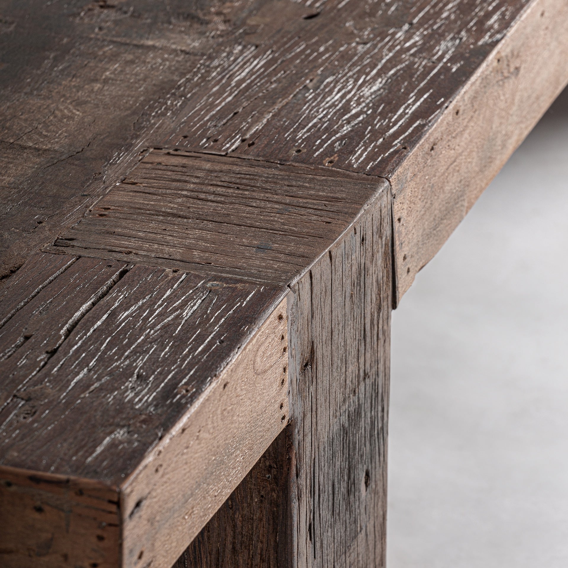 Mesa de centro de madera recuperada